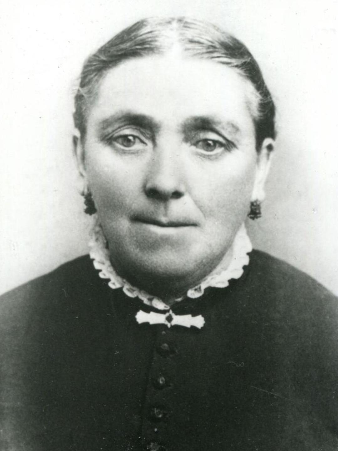 Elizabeth Robinson (1838 - 1889) Profile